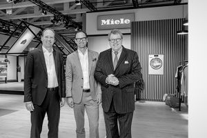 Dr. Markus Miele, Dr. Axel Kniehl, Dr. Reinhard Zinkann zum IFA-Start