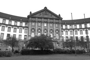 Probleme bei Hochwerthändler: Amtsgericht Köln