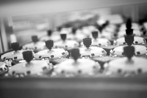 Töpfe wohin man blickt: TM7-Produktion von Vorwerk
